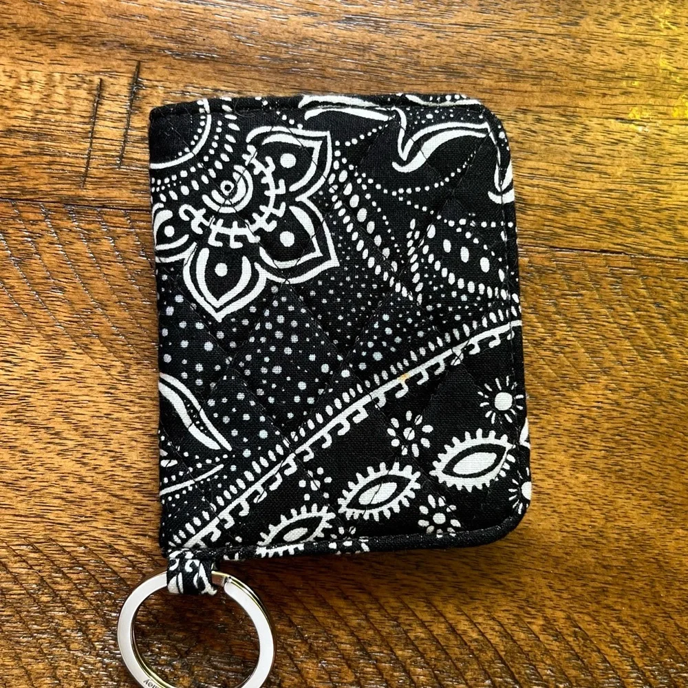 Patterned Black Keychain Wallet - Picture 5 of 6